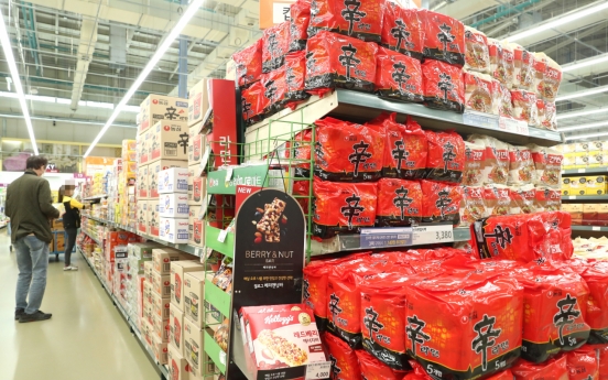 Exports of instant noodle, kimchi on rise amid pandemic