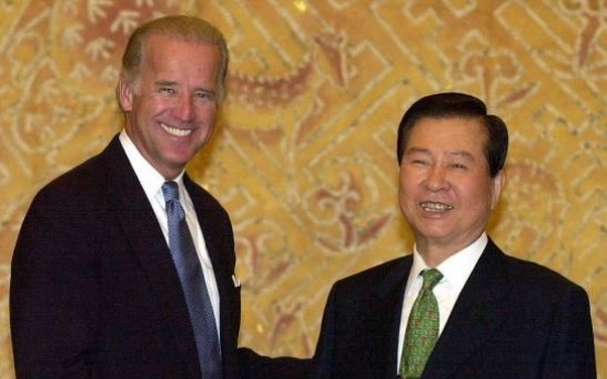 Presidential library discloses letters exchanged by Kim Dae-jung, Joe Biden