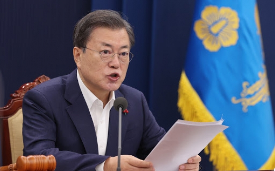 Moon prioritizes virus control, housing market stabilization in 2021 policy tasks