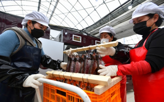 Border county struggling to get rid of fish inventory from canceled ice fishing fest