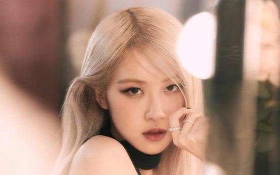 First solo album by BLACKPINK's Rose hits more than half million preorders