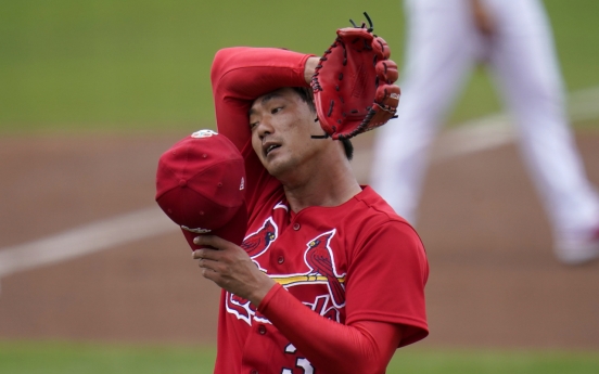 Cardinals' Kim Kwang-hyun allows 2 runs in 2 innings in return to spring training action