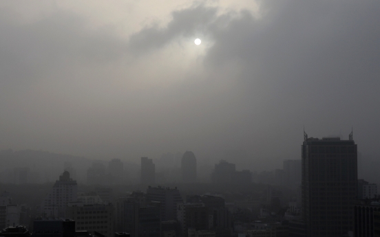 [Photo News] Seoul turns gray in yellow dust storm