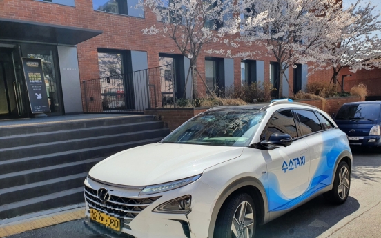 [From the Scene] Perks of being a hydrogen taxi driver