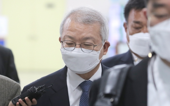 Ex-top justice claims innocence in trial over alleged judiciary power abuse