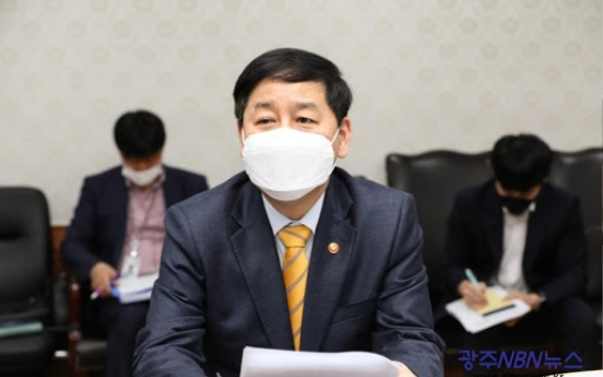 S. Korea convenes emergency meeting on Japan's decision to release water from Fukushima