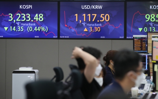 Seoul stocks open lower on inflation worries