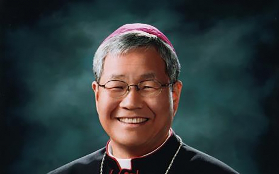 Moon congratulates Korean archbishop on appointment to Vatican secretary position