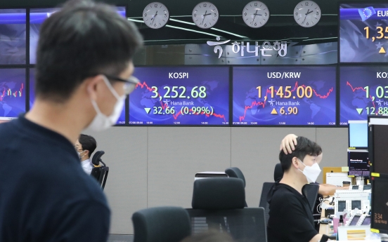 Seoul stocks slump nearly 1% amid virus resurgence