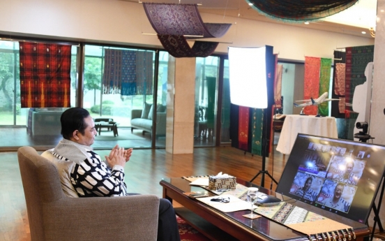 [Diplomatic Circuit] Indonesian batik enters Korea’s online market