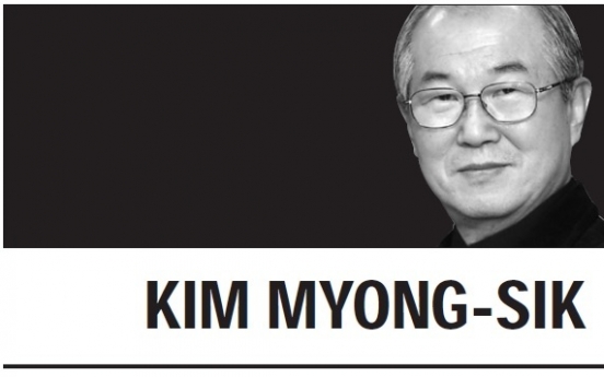 [Kim Myeong-sik] Fourth-rate politics hurts Korea’s ‘developed’ status