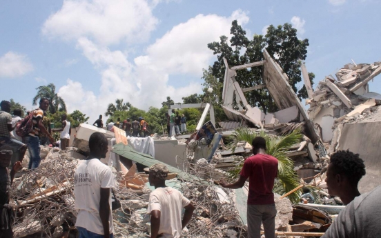 Powerful quake adds to Haiti's misery, killing at least 304