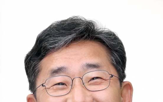 Former culture minister Park Yang-woo takes presidency of Gwangju Biennale Foundation