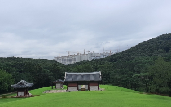 CHA head responds to controversy over apartments near UNESCO-listed royal tomb in Gimpo in parliamentary hearing