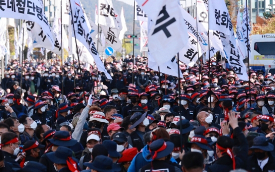 Cargo truckers launch 3-day strike to demand freight rate hike