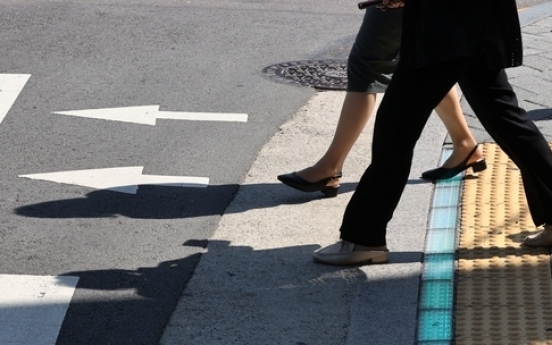 In-ground traffic lights installed across Seoul for 'smartphone zombies'