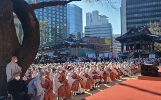 Thousands of Buddhist monks hold rally to demand apology from president for 'anti-Buddhist bias'