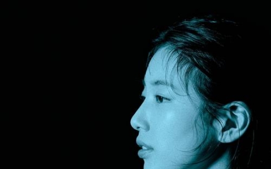 Suzy returns to singing after 4 yrs with new single