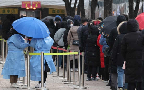 S. Korea's daily COVID-19 cases hit grim milestone of 90,000 amid omicron woes