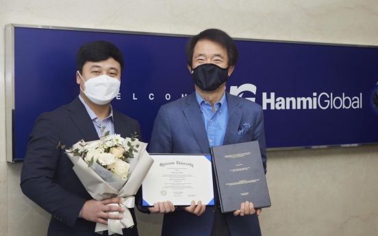NK defector gets US doctorate under Hanmi Global chief‘s support