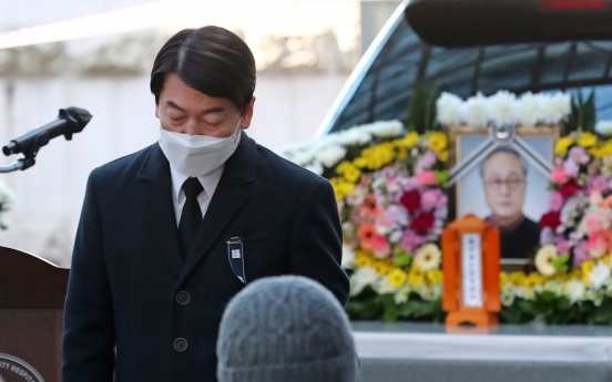 Ahn to resume campaigning after funerals of campaign workers