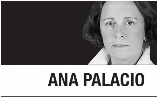 [Ana Palacio] Has Putin reversed Nixon in China relations?