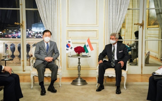 S. Korean, Indian FMs discuss ways to deepen ties in France meeting