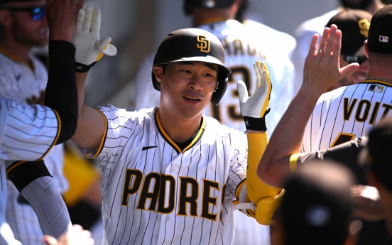 Padres' Kim Ha-seong hits 1st home run of season