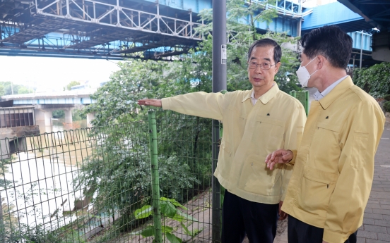 PM visits flood control center amid heavy rains