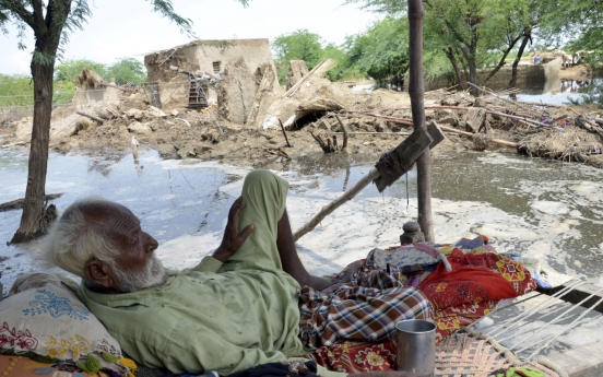 Pakistan flooding deaths pass 1,000 in 'climate catastrophe'