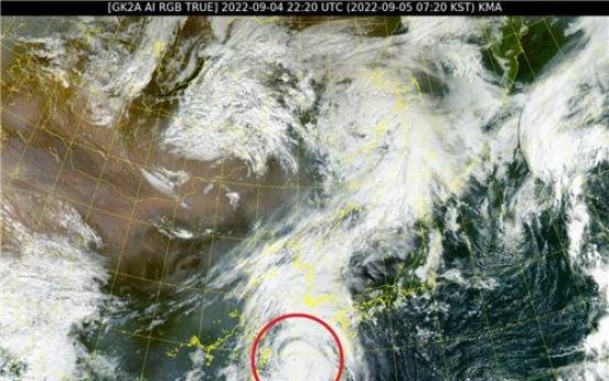 S. Korean telcos on guard against possible network outages due to powerful typhoon