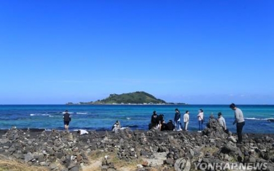 Jeju logs more than 10 mln visitors amid eased COVID-19 curbs