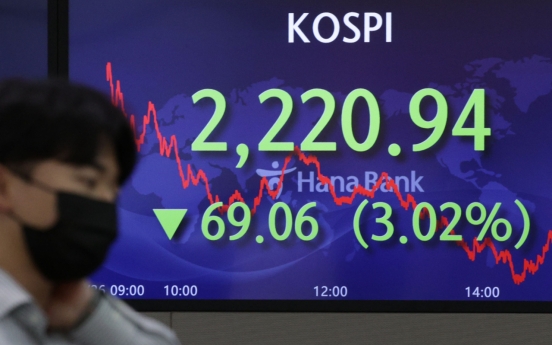 Seoul shares open lower on recession woes