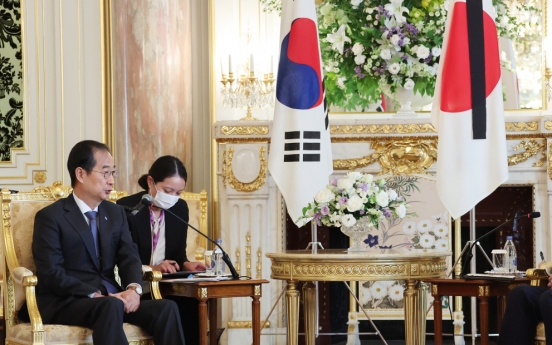 S. Korean PM meets with Japan's Kishida, urges to improve relations