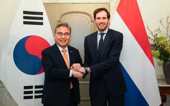 S. Korean, Dutch foreign ministers discuss cooperation on chips, nuclear energy