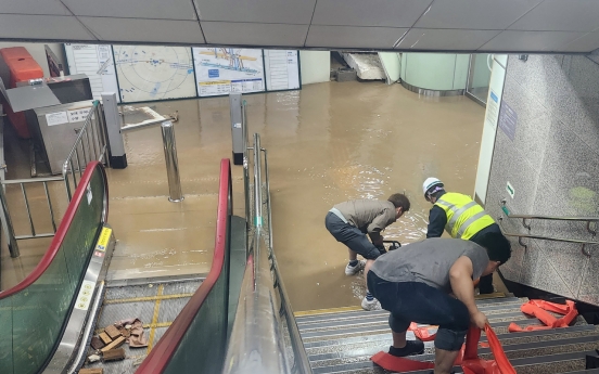 Heavy downpours cause flooding, damage in southern regions; multiple flights canceled