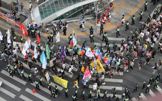 Daegu mayor blasts police chief over Pride parade