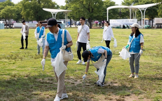 Philips Korea plogs at Han River