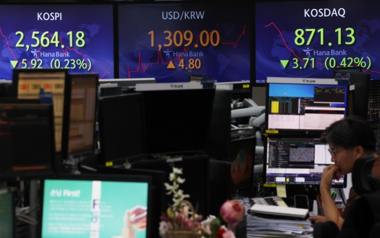 Seoul shares open tad lower on US losses