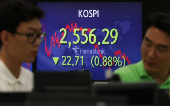 Seoul shares open sharply lower on Fed rate hike woes, Samsung earnings