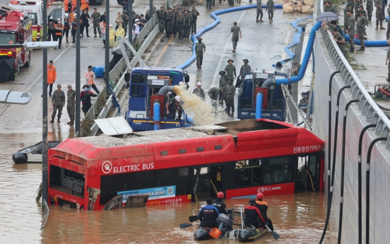 9 dead, 9 injured in the submerged underpass