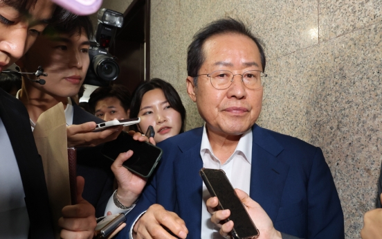 PPP investigates Daegu mayor Hong Joon-pyo's golf outing during downpours