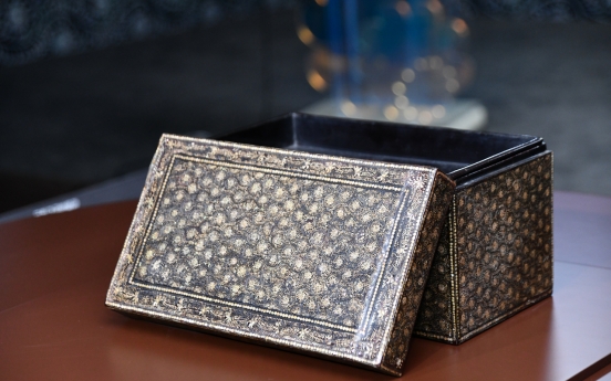13th-century mother-of-pearl lacquered box returns to Korea