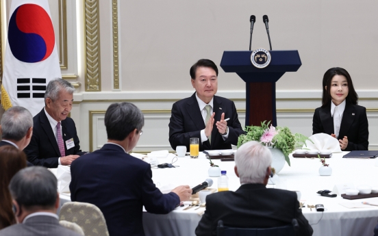 Yoon hosts luncheon meeting with Korean atomic bomb victims in Hiroshima on Chuseok