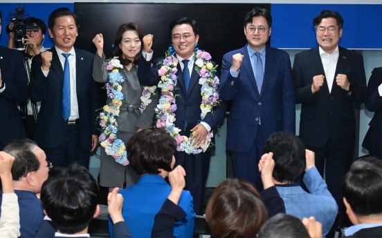 Opposition party wins crucial by-election in Seoul