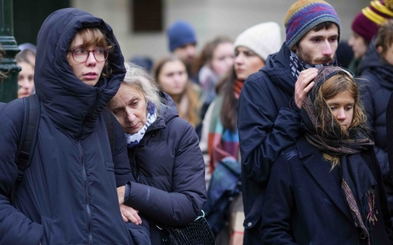 'Shoot here!': reporter screams at Prague gunman to help people flee