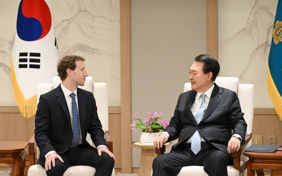 Yoon, Zuckerberg discuss AI, digital ecosystem in Seoul
