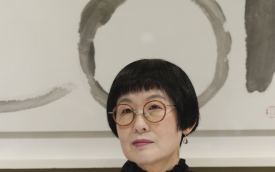 Poet Kim Hye-soon's 'Phantom Pain Wings' wins National Book Critics Circle Award