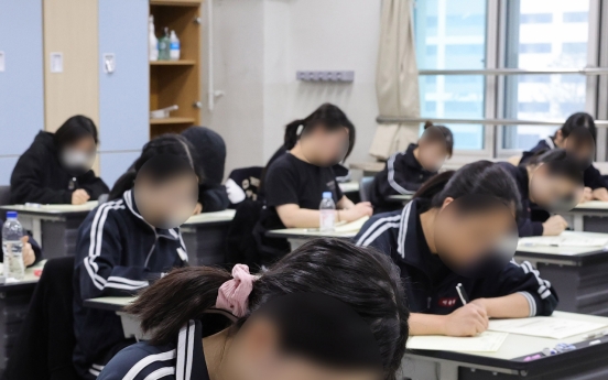 Ministry to study how much repeat Suneung-takers spend on tutoring
