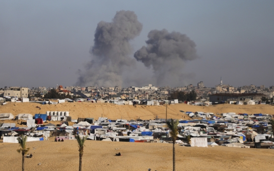 Israeli forces take control of Rafah crossing with Egypt